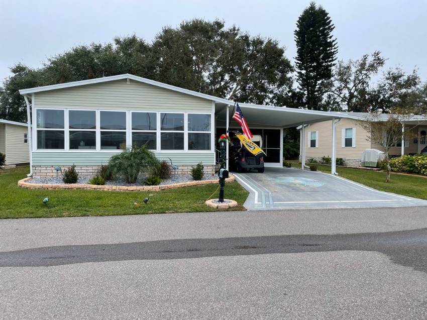 Winter Haven, FL Mobile Home for Sale located at 1127 Lacosta Lane West Four Lakes Golf & Country Club